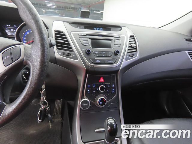 Hyundai AVANTE 2015 — photo 10