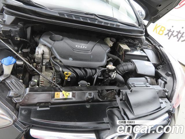 Hyundai AVANTE 2015 — photo 19