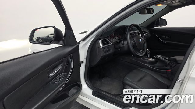 BMW 3-Series 2016 — photo 10