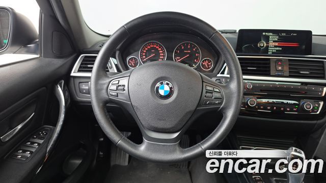 BMW 3-Series 2016 — photo 14