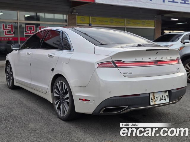 Lincoln MKZ 2017 — photo 3