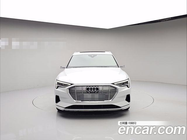 Audi e-tron 2021 — photo 3