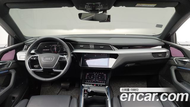 Audi e-tron 2021 — photo 7