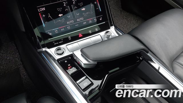 Audi e-tron 2021 — photo 9