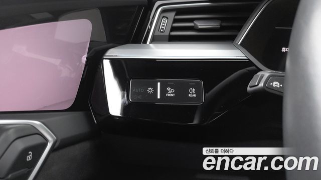 Audi e-tron 2021 — photo 17