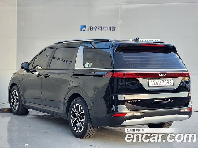 Kia Canival 2023 — photo 3