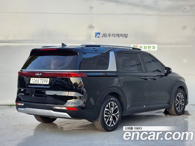 Kia Canival 2023 — photo 4