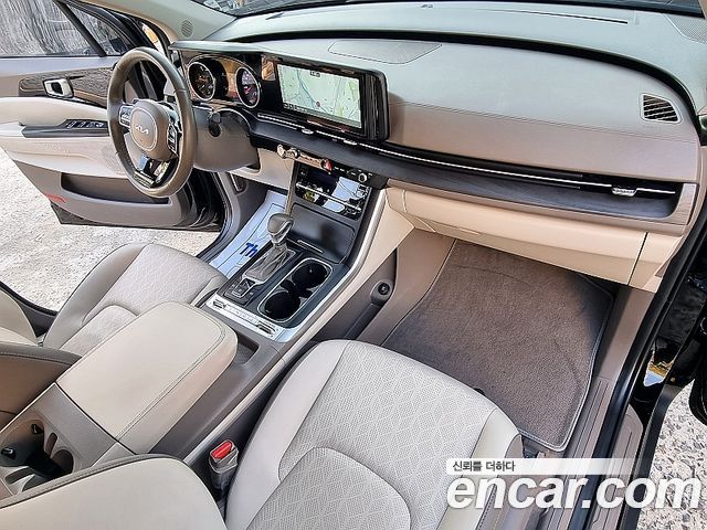Kia Canival 2023 — photo 6