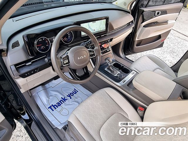 Kia Canival 2023 — photo 7