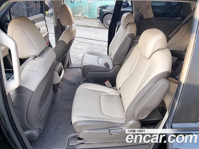 Kia Canival 2023 — photo 10