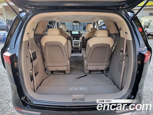 Kia Canival 2023 — photo 17