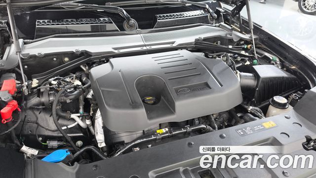 Land Rover Defender 2026 — photo 6