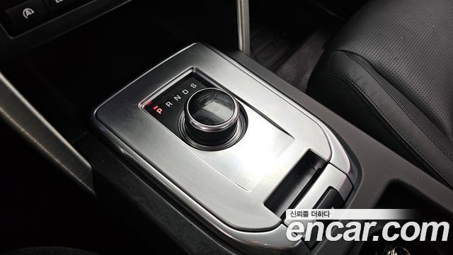 Land Rover Discovery Sport 2017 — photo 12