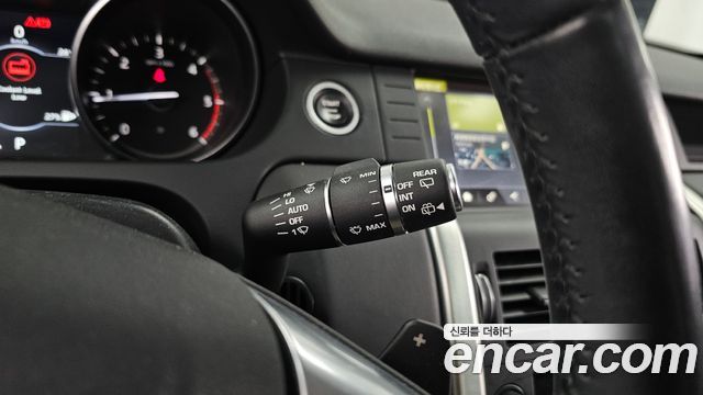 Land Rover Discovery Sport 2017 — photo 24