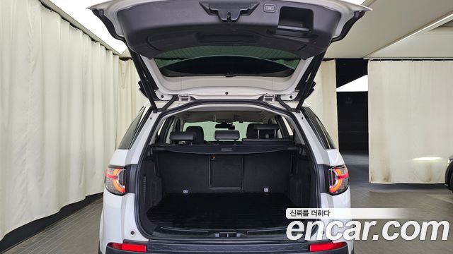 Land Rover Discovery Sport 2017 — photo 26