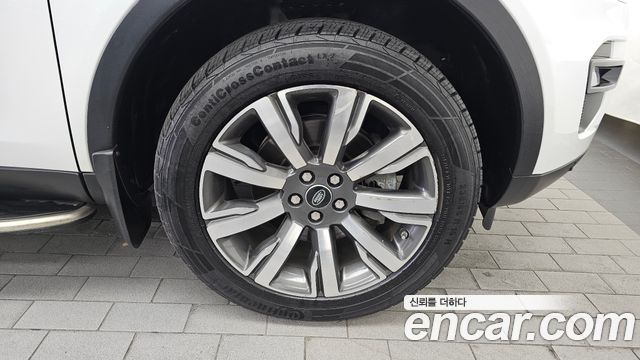 Land Rover Discovery Sport 2017 — photo 7