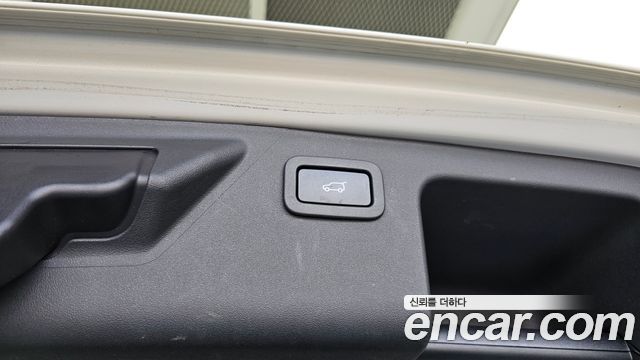 Land Rover Discovery Sport 2017 — photo 28