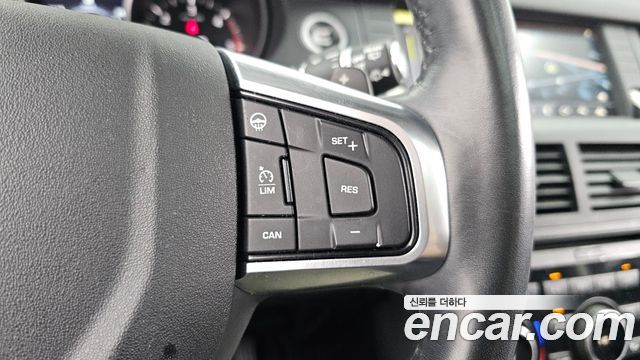 Land Rover Discovery Sport 2017 — photo 29