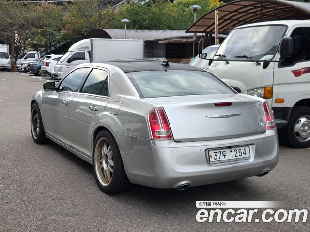 Chrysler 300C 2012 — photo 3