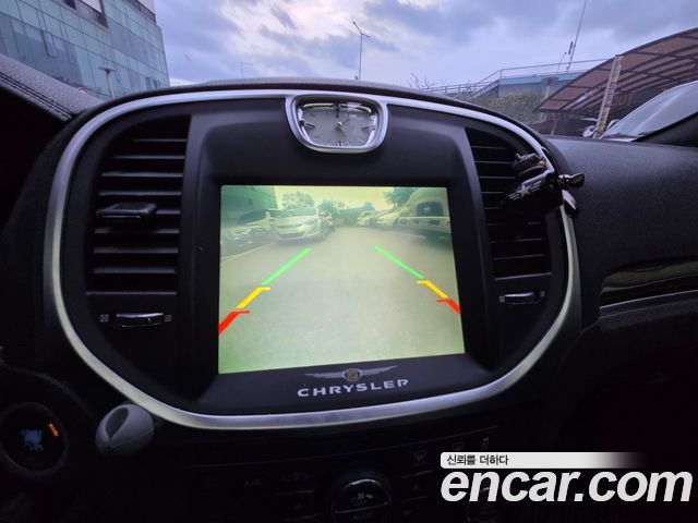 Chrysler 300C 2012 — photo 15