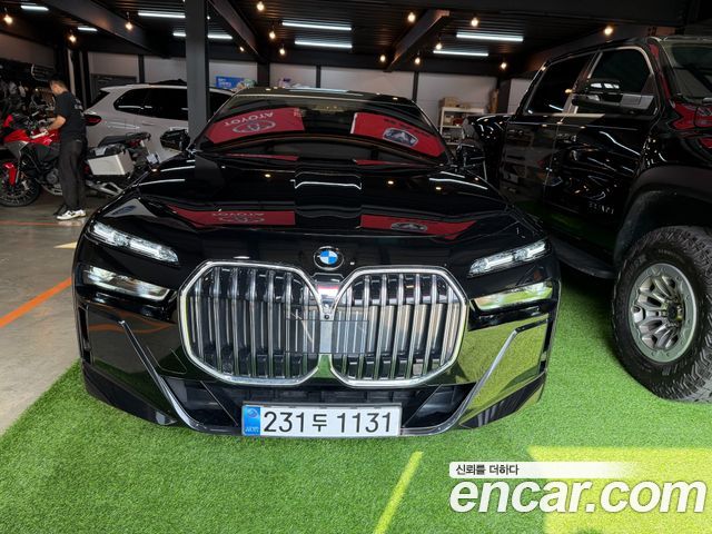 BMW 7-Series 2025 — photo 3