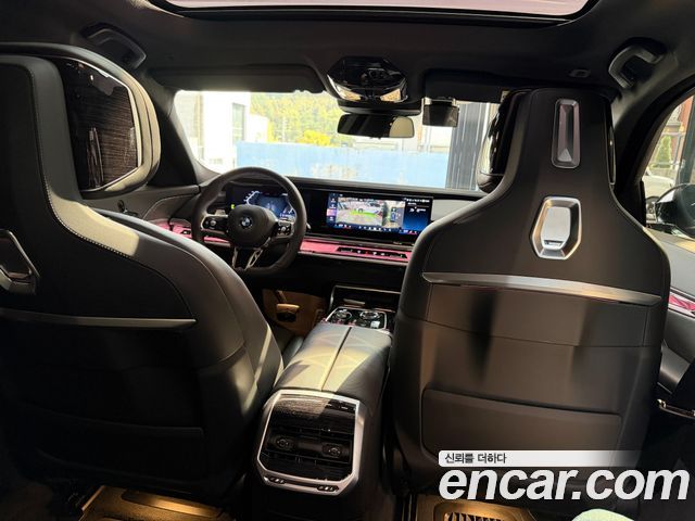 BMW 7-Series 2025 — photo 9