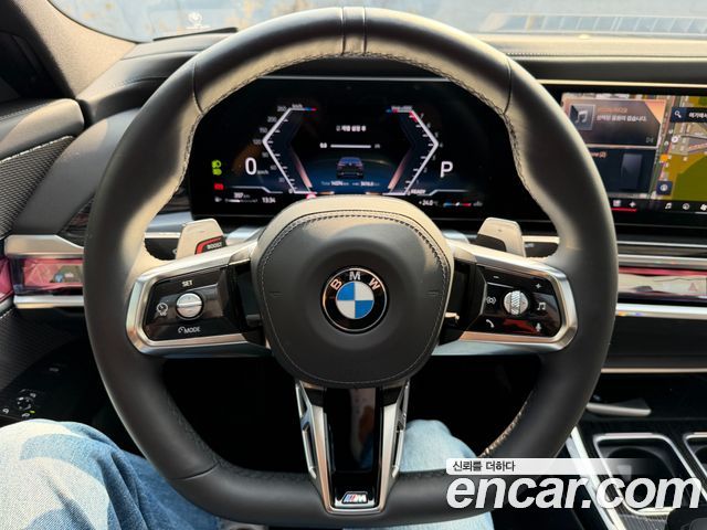 BMW 7-Series 2025 — photo 11