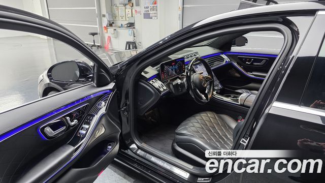 Mercedes-Benz S-Class 2023 — photo 10