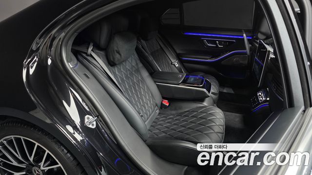 Mercedes-Benz S-Class 2023 — photo 11