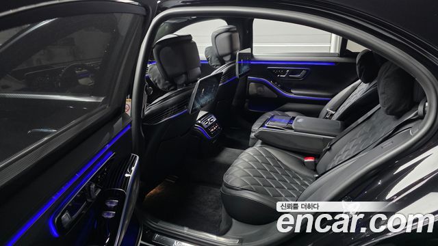 Mercedes-Benz S-Class 2023 — photo 19