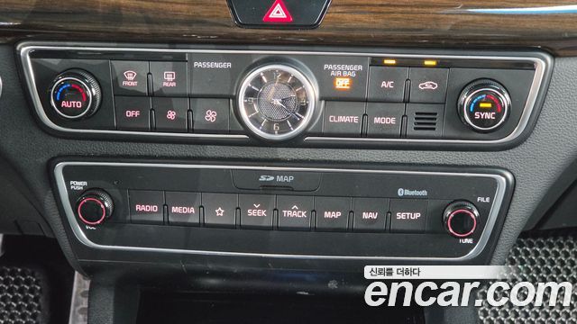 Kia K7 2019 — photo 25