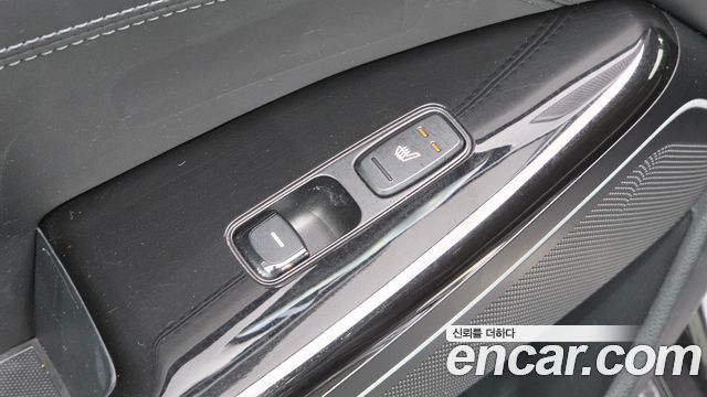 Kia K7 2019 — photo 30