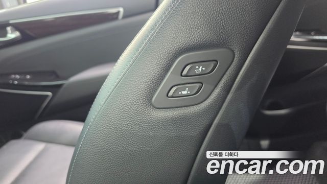 Kia K7 2019 — photo 31