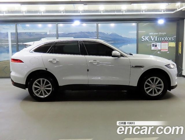 Jaguar F-PACE 2017 — photo 3