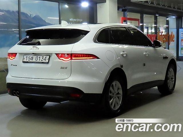 Jaguar F-PACE 2017 — photo 4