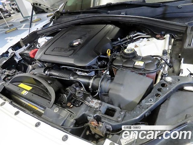 Jaguar F-PACE 2017 — photo 19