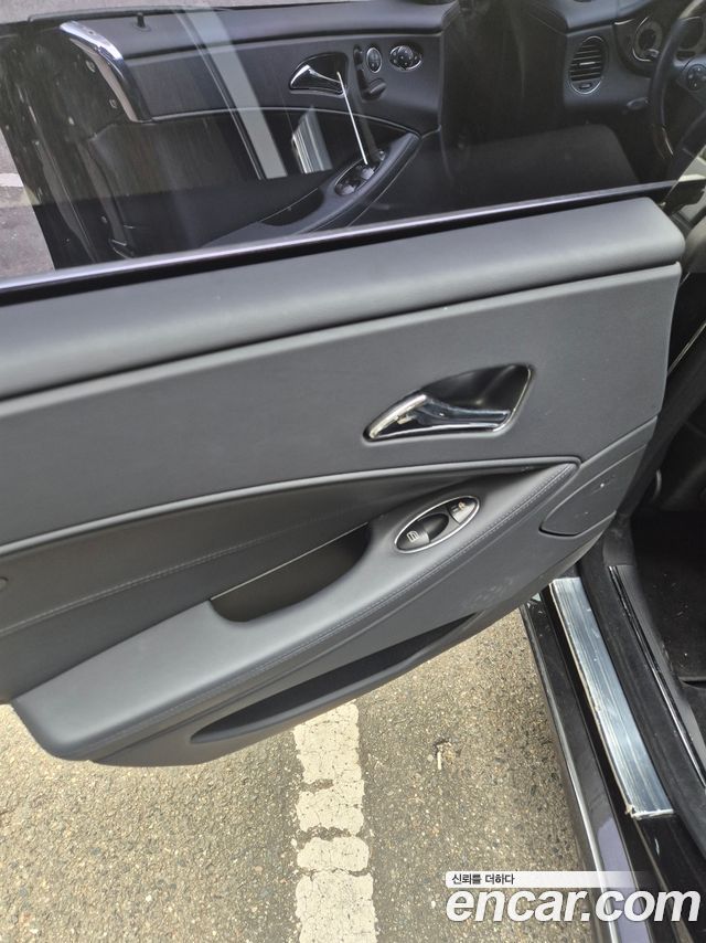 Mercedes-Benz CLS-Class 2010 — photo 10