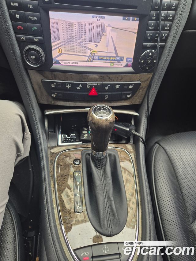 Mercedes-Benz CLS-Class 2010 — photo 13