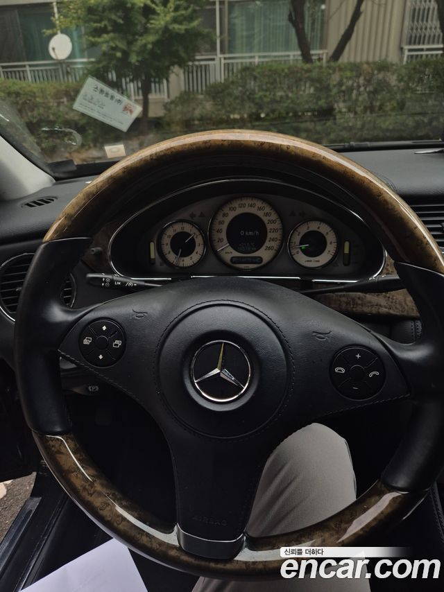 Mercedes-Benz CLS-Class 2010 — photo 15