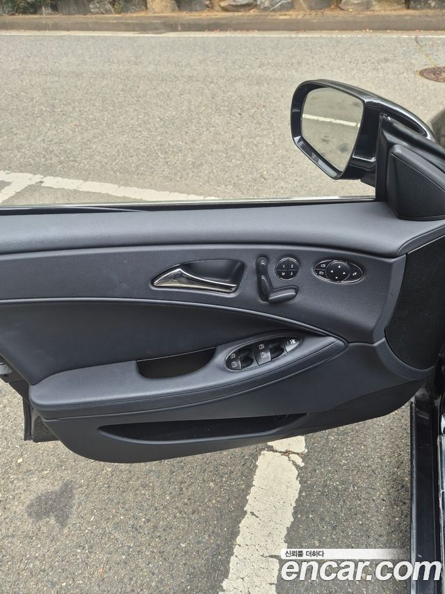 Mercedes-Benz CLS-Class 2010 — photo 17