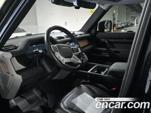 Land Rover Defender 2022 — photo 2