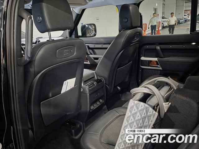Land Rover Defender 2022 — photo 3