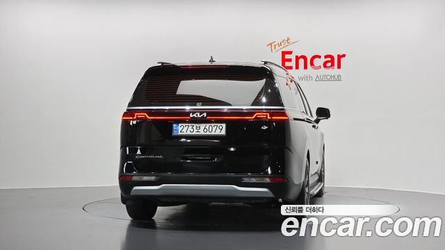Kia Canival 2021 — photo 4