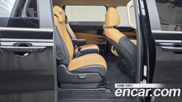 Kia Canival 2021 — photo 18
