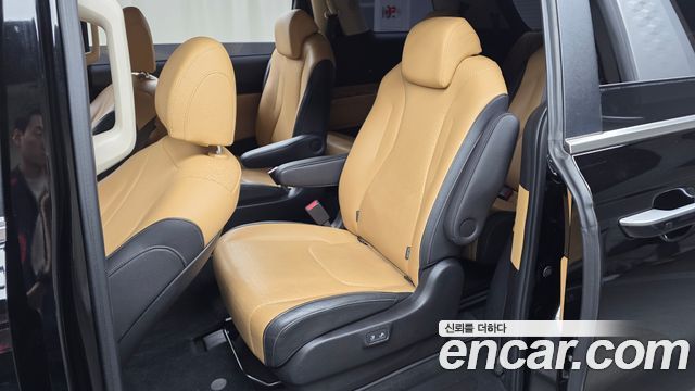 Kia Canival 2021 — photo 16