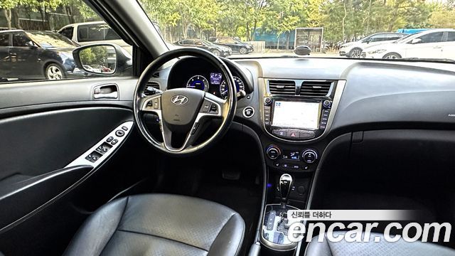Hyundai Accent 2015 — photo 8