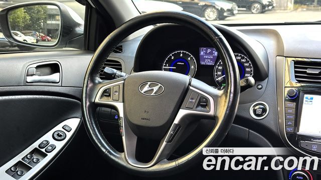 Hyundai Accent 2015 — photo 9