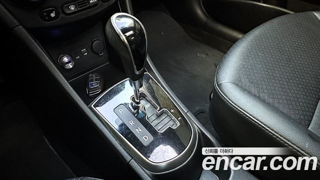 Hyundai Accent 2015 — photo 13