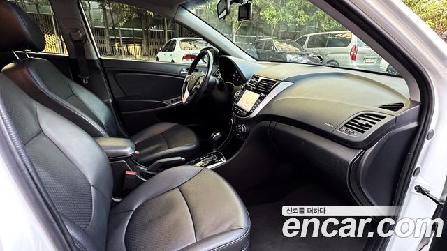 Hyundai Accent 2015 — photo 17