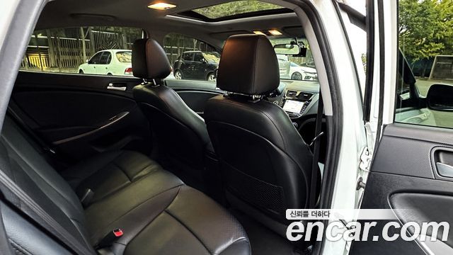 Hyundai Accent 2015 — photo 18